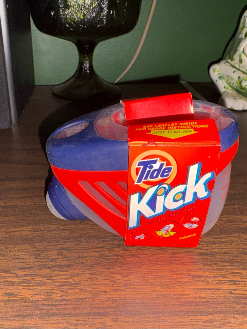 2000 Tide Kick Stain Pretreat Dispenser NWT Y2K Laundry Promo